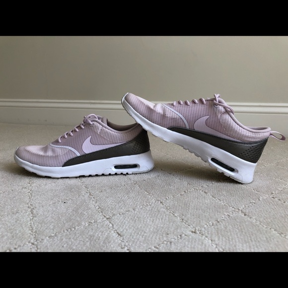Nike Shoes - NIKE Air Max Thea 7.5